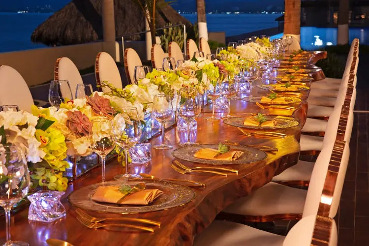 grp-table-setup-grand-nuevo-vallarta-a.webp